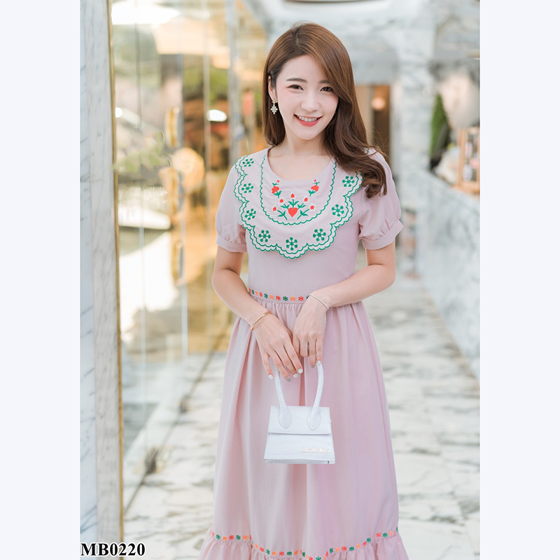 kudapyเดรสยาวสีชมพู/ฟ้า ปักดอกทรงยาว สวยดูดีคุณหนู