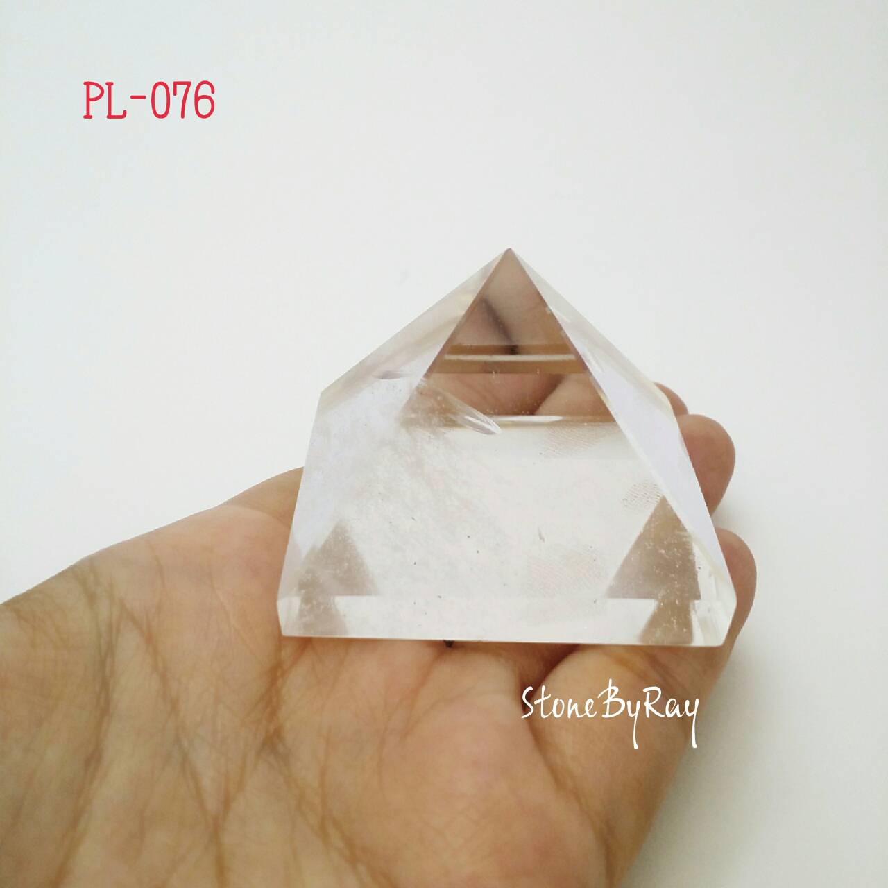 หินคริสตัลควอตซ์เจียรทรงพีระมิด PL-076