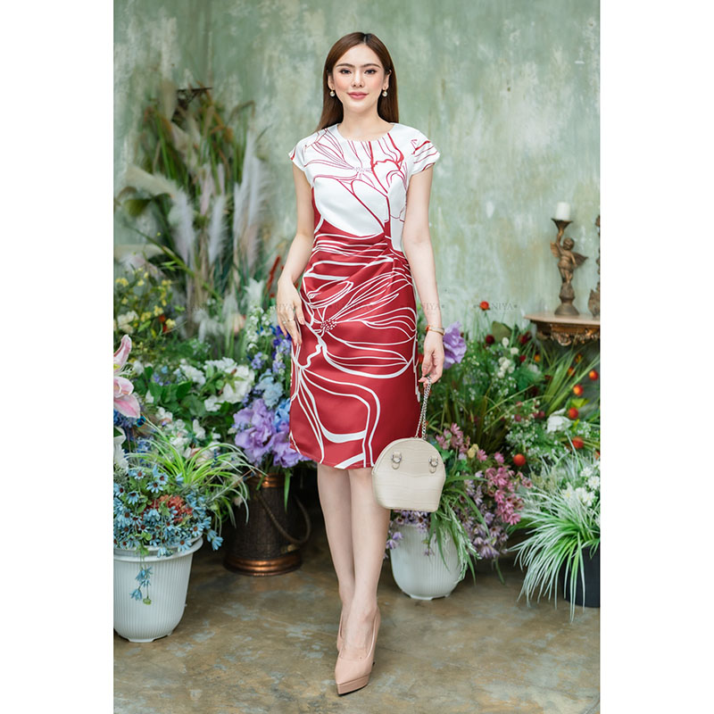 kudapy เดรสสั้นสีแดง/สีดำ เนื้อบาง ตีเกรดตรงเอว งานมีซับในและชิกช่อนหลังใส่สบาย