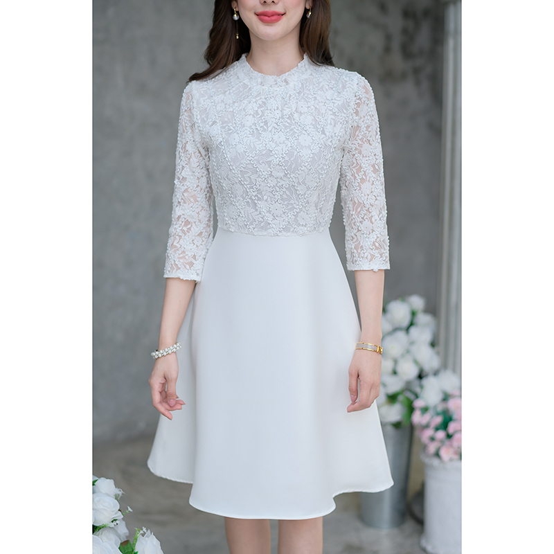 kudapy เดรสสั้นสีขาว/สีโทนชมพูกะปิอ่อน ลูกไม้เกรดพรีเมียมตัดต่อกระโปรงพื้น สวยหรู ผ้าลูกไม้มีเทคเจอร์เป็นเส้น