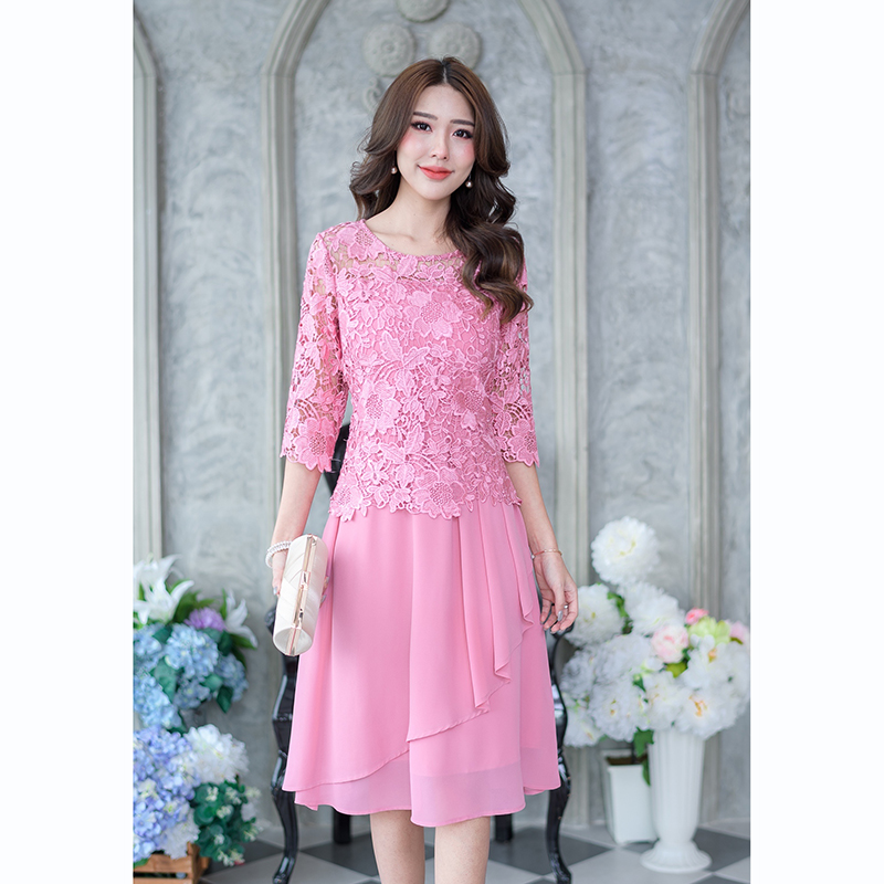 kudapy เดรสสั้นสีชมพูม่วงเข้ม/ชมพู/สีฟ้า/สีเทา/สีกรม ลูกไม้แสนสวยดีไซน์หวาน ตัดเย็บด้วยผ้าลูกไม้เนื้อเงาทอเนื้อแน่นหนาคัดเกรดอย่างดี
