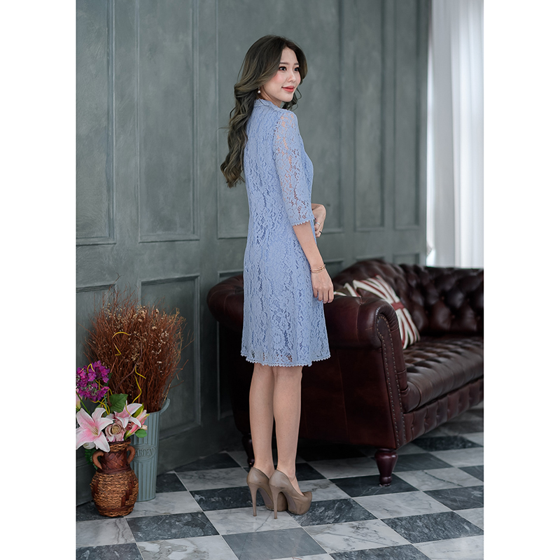 kudapy เดรสสั้นสีชมพู/สีฟ้า ลูกไม้เนื้อนิ่ม รุ่นนี้เป็นแขนศอก กระโปรงบานเล็กน้อย ช่วงอกแต่งผ้าซีทรู เก๋ที่ช่วงคอ