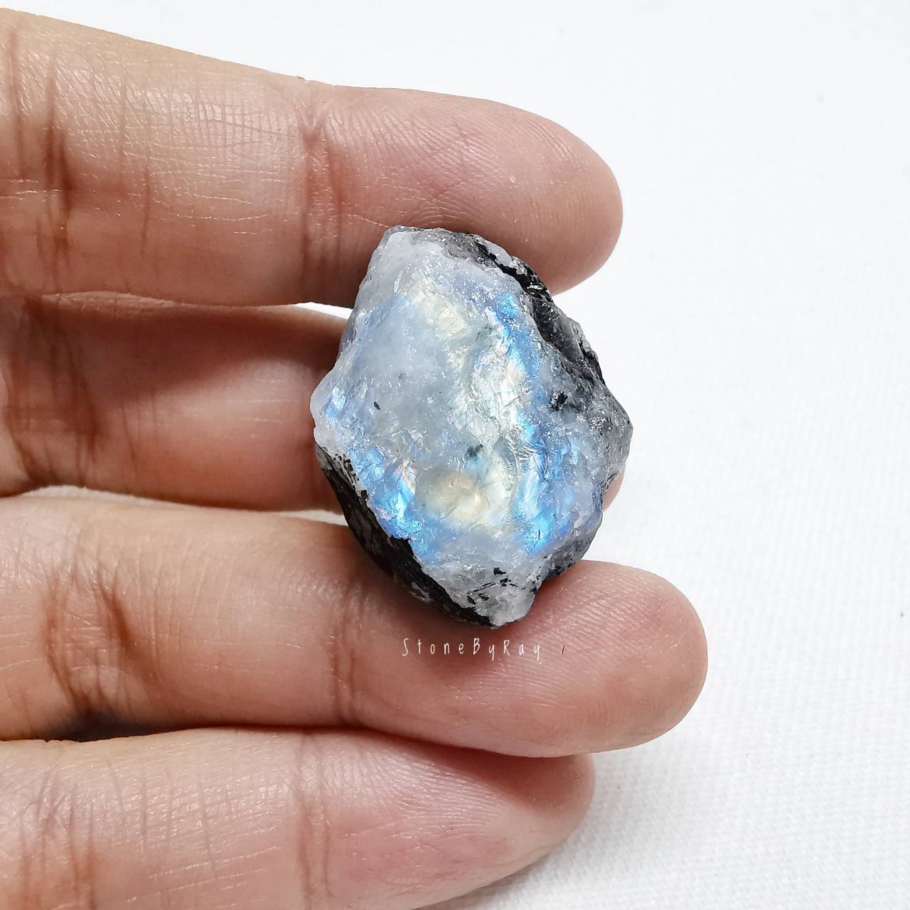 หินเรนโบว์มูนสโตนก้อนธรรมชาติ