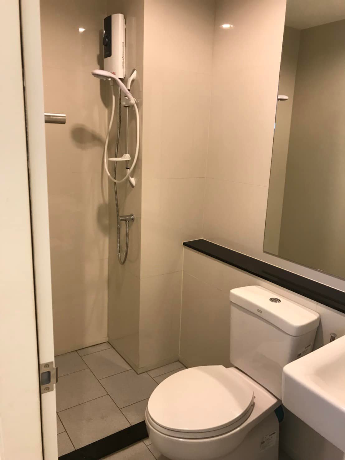 ให้เช่าคอนโด Aspire Erawan (แอสปาย เอราวัณ) - ตกแต่งเฟอร์ครบมีเครื่องซักผ้าวิวสระว่ายน้ำ - การเดินทาง: ติด BTS ช้างเอราวัณ