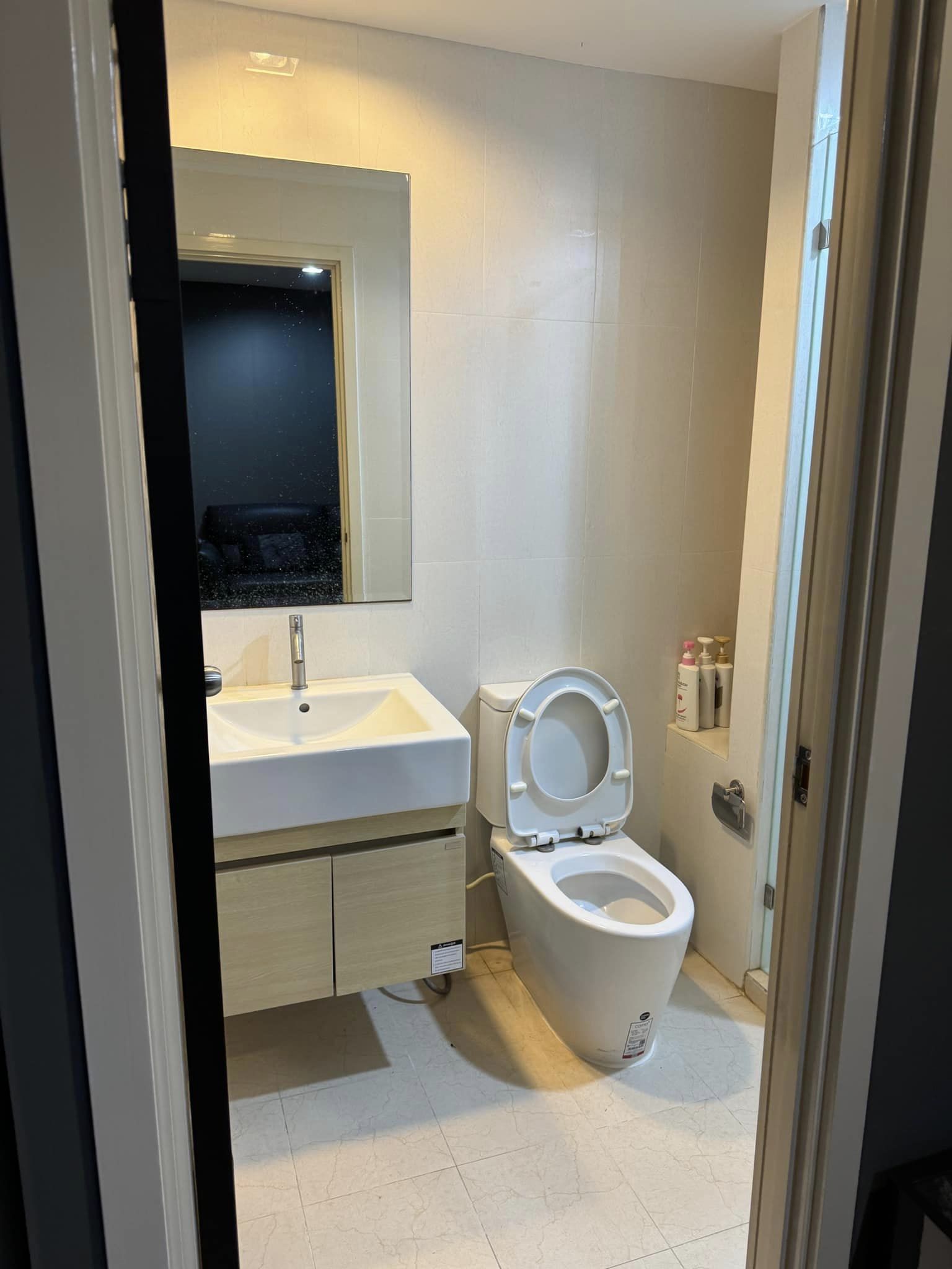 สนใจชมห้องติดต่อได้เลย Line ID: Smile-easy ปล่อยเช่าคอนโด Metro Luxe Kaset (เมโทร ลักซ์ เกษตร) - 1ห้องนอน 1ห้องน้ำ 1ห้องนั่งเล่น 1ห้องครัว - ใกล้ BTS เกษตร - ขนาดห้อง 36 ตรม. ชั้น 1 ตึก A