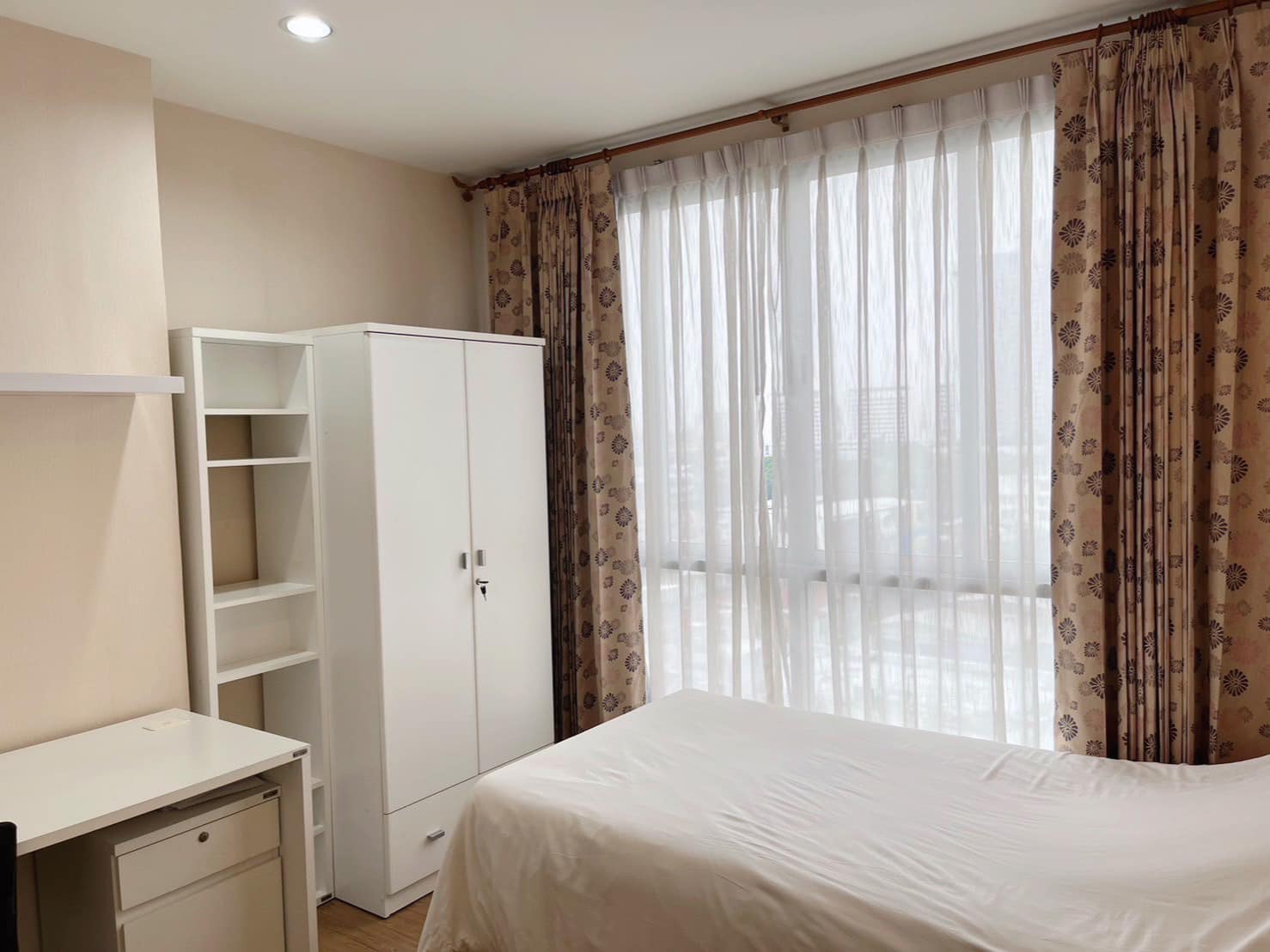 สนใจชมห้องติดต่อได้เลย Line ID: Smile-easy ขายคอนโด The Tree Bang Po Station (เดอะ ทรี บางโพ สเตชั่น) - ไม่เคยปล่อยเช่า 2ห้องนอน 2ห้องน้ำ 1ห้องนั่งเล่น - ใกล้ MRT บางโพ - ขนาดห้อง 59 ตรม. ชั้น 9