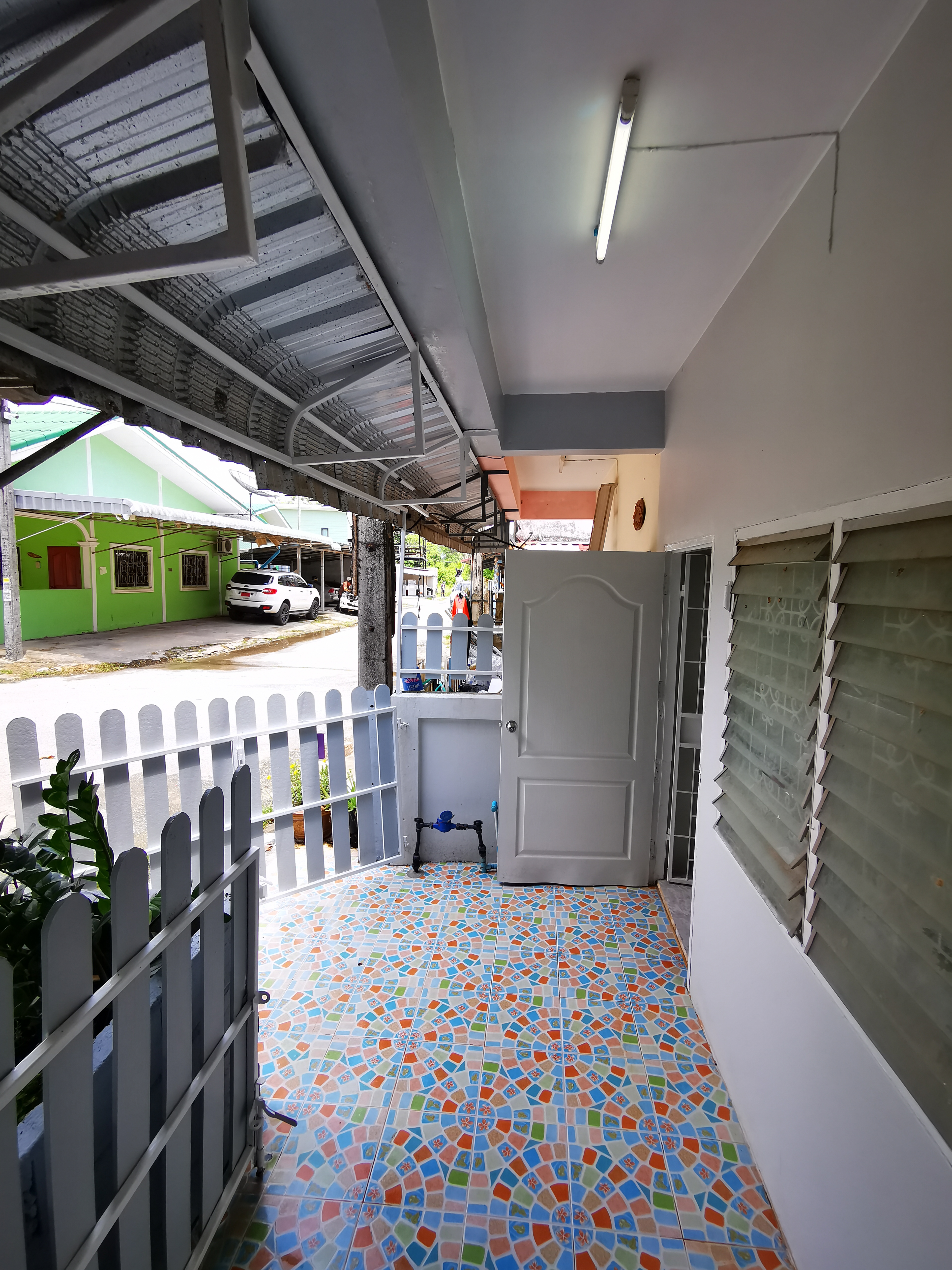 ขายบ้านพลอยสยาม 2ชั้น ดาวน์ 0 กู้ 100 กู้ไม่ผ่าน ผ่อนตรงบริษัทได้ ใกล้แยกศักดิ์ชัย เซ็นทรัล โรบินสัน ตลาดพลอย จันทบุรี ตกแต่งใหม่ ฟรีเฟอร์นิเจอร์ Townhouse Near Robinson Gems Market Chanthaburi renovated free furniture