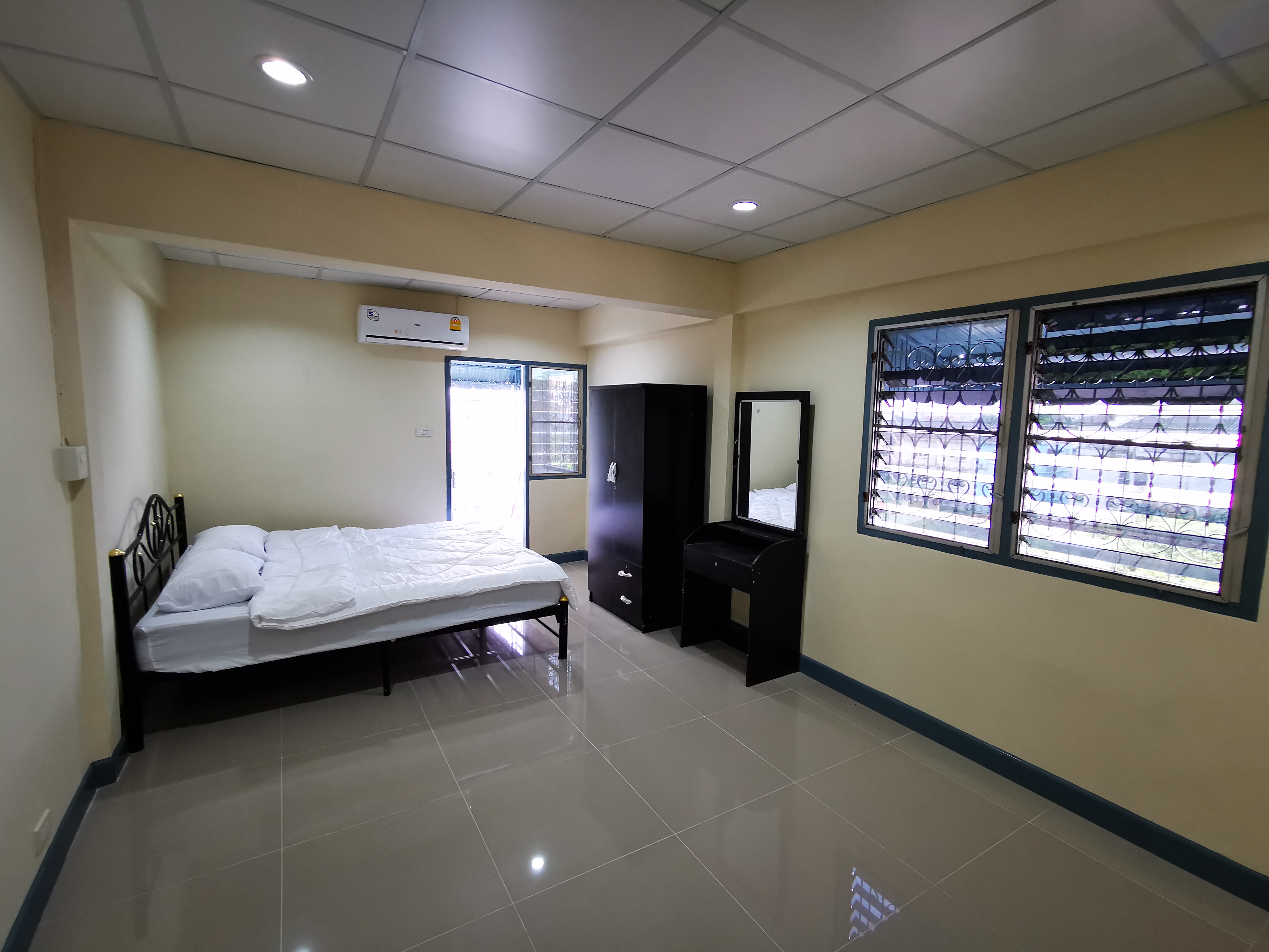 Nirun Condominium BTS Bangchak Fully Furnished Air Condition Furniture