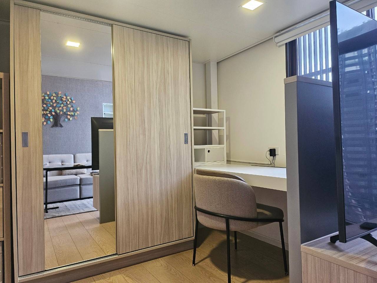 ปล่อยเช่าคอนโด Chewathai Residence Asoke (ชีวาทัย เรสซิเดนซ์ อโศก) - 1ห้องนอน 1ห้องน้ำ 1ห้องนั่งเล่น - ใกล้ MRT พระราม 9 - ขนาดห้อง 29+5 ตรม. ชั้น 21