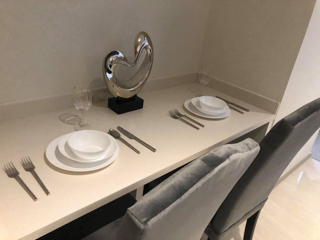 ให้เช่า Ashton Silom (แอชตัน สีลม) ชั้น29 walk in closet เฟอร์ครบ