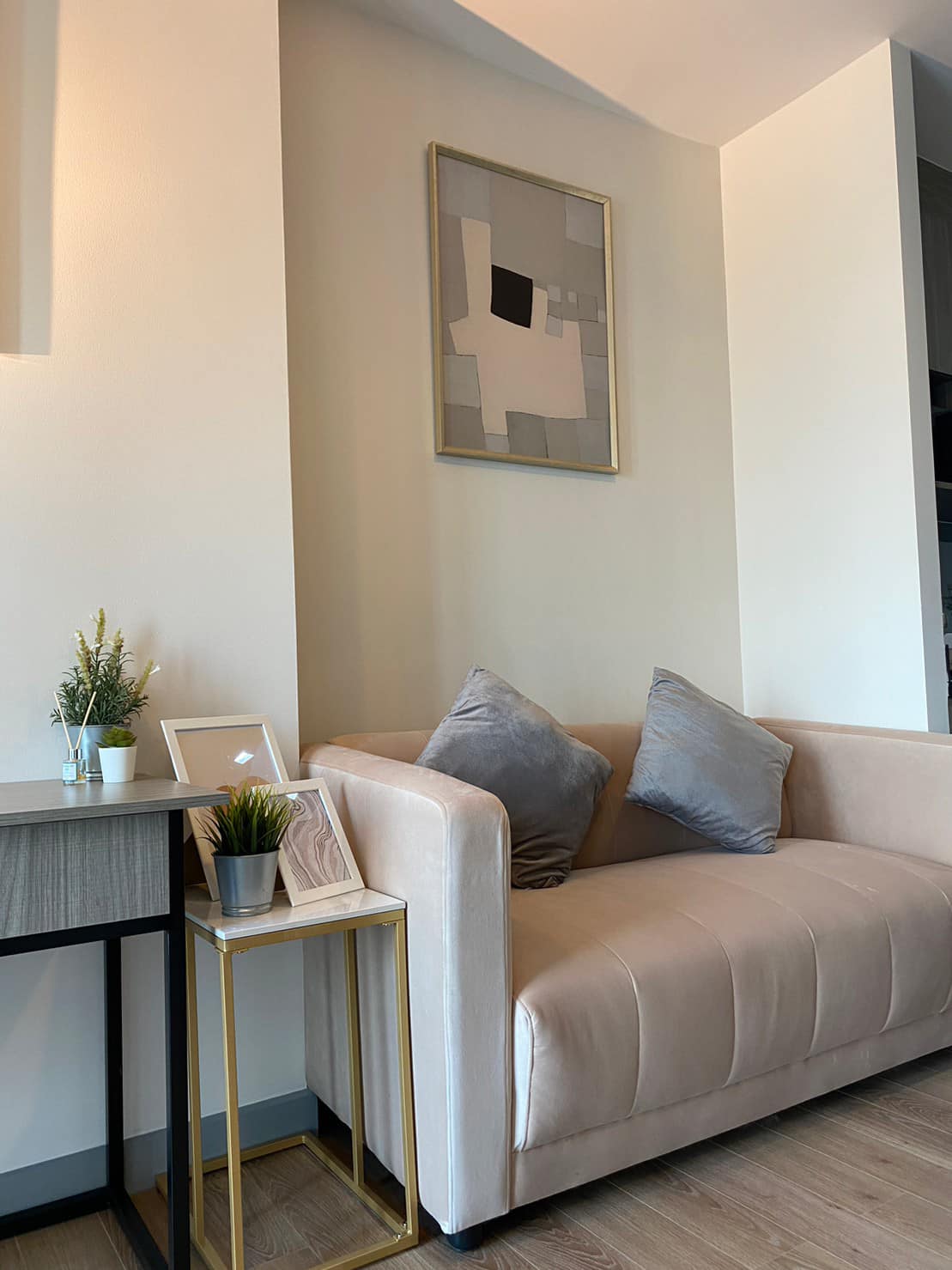 ให้เช่าคอนโด Chapter One Midtown Ladprao 24 (แชปเตอร์ วัน มิดทาวน์ ลาดพร้าว 24) - ตกแต่งเฟอร์ครบมีเครื่องซักผ้าพร้อมอบได้เลย - การเดินทาง: ใกล้ MRT ลาดพร้าว (100 ม.)