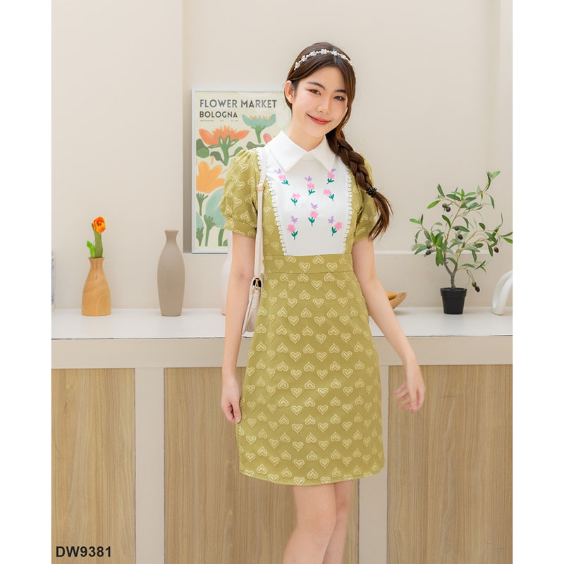 kudapy เดรสสั้นสีชมพู/สีฟ้า/สีเขียว คอปกแต่งอกลายดอกไม้