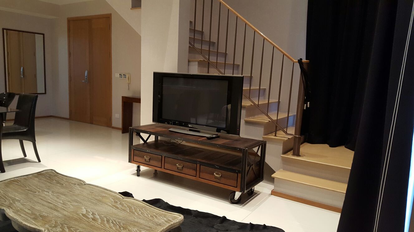 BTS Phrom Pong Condo For rent The Emporio Place (ดิ เอ็มโพริโอ เพลส) Duplex