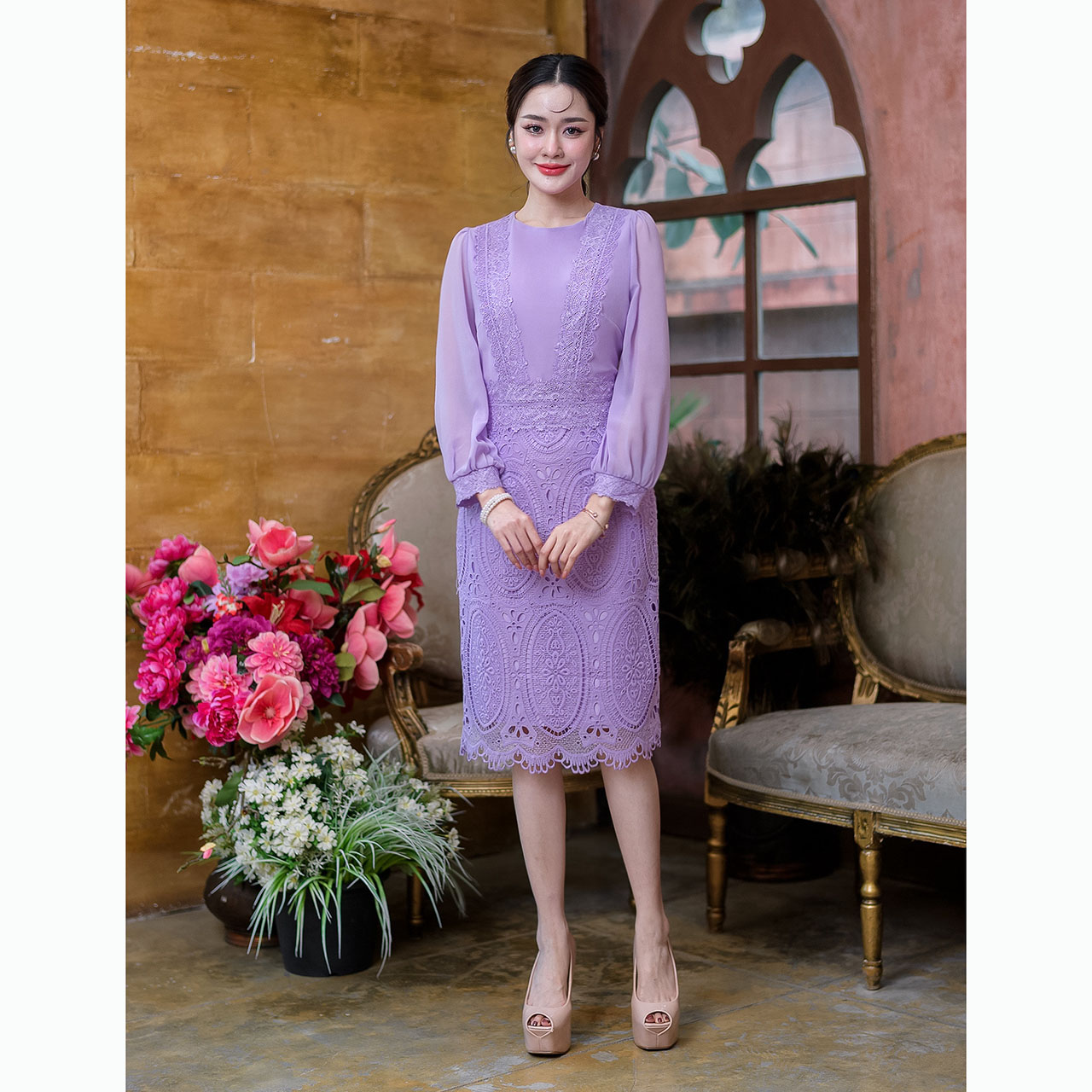 kudapyเดรสสั้นสีม่วง/สีชมพูกลีบบัวสไตล์แขนยาว ผ้าลูกไม้ช่วงกระโปรง เสื้อเป็นผ้าชิฟฟ่อนใส่สบายไม่ร้อนแต่งด้วยลูกไม้คาด