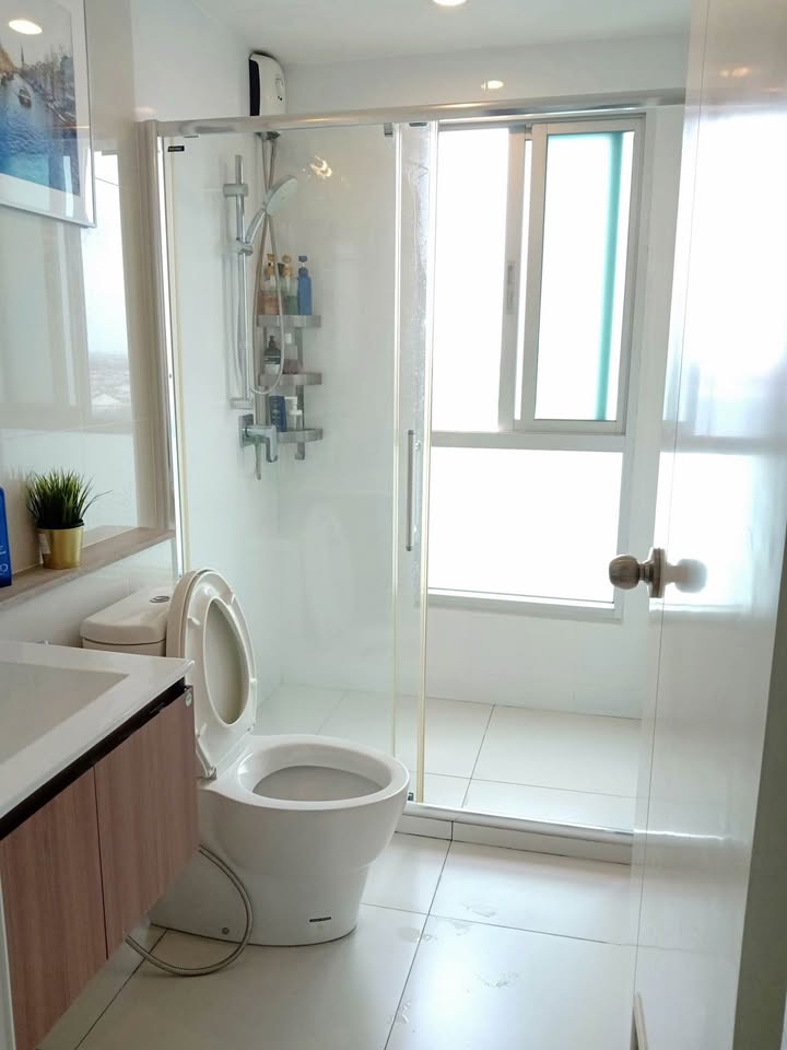 ให้เช่าคอนโด Fuse Chan-Sathorn (ฟิวส์ จันทน์-สาทร) โซนพื้นที่ ถนนจันทน์ 📍 ห้องแบบ 2ห้องนอน / 2ห้องน้ำ / โซนครัวปิด · ขนาดห้อง 57 ตรม. ชั้น 30 ตึก C