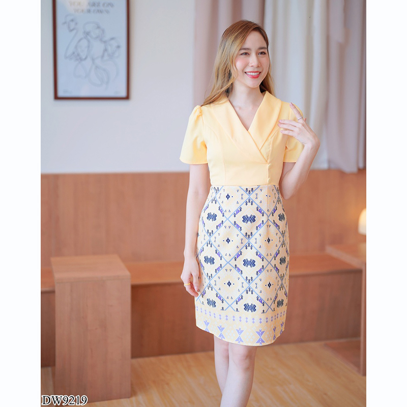 kudapy เดรสสั้นสีเหลือง/สีม่วง/สีกรม ปกสูทลายไทยสวยดูดีน่ารัก