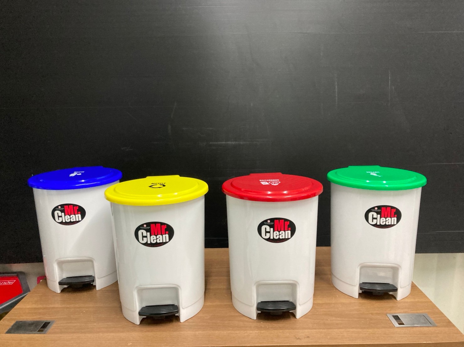 ถังขยะทรงกลม เท้าเหยียบ 12ลิตร