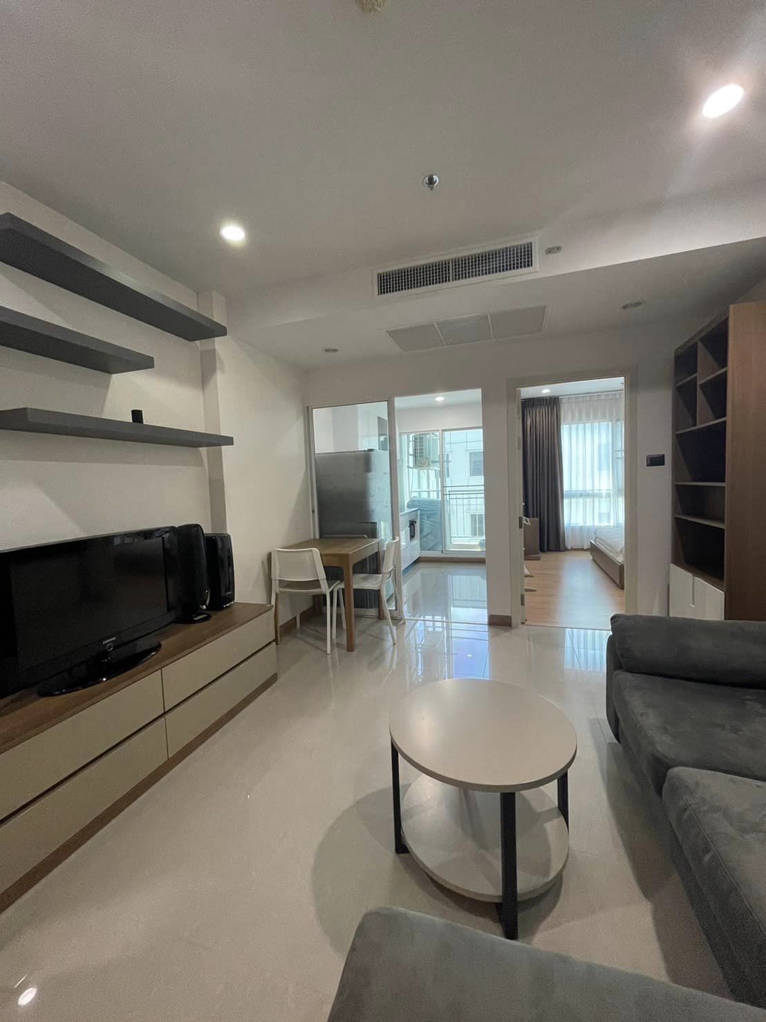 ปล่อยเช่าคอนโด Supalai Wellington II (ศุภาลัย เวลลิงตัน 2) - มีเครื่องซักผ้าเฟอร์เครื่องใช้ไฟฟ้าครบครั้น - การเดินทาง: รถไฟฟ้า MRT ศูนย์วัฒนธรรม