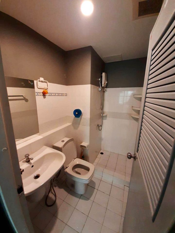 ให้เช่าคอนโด The Seed Ratchada - Huay Kwang (เดอะ ซี้ด รัชดา-ห้วยขวาง) ตกแต่งเฟอร์ครบ MRT ห้วยขวาง มีเครื่องซักผ้า