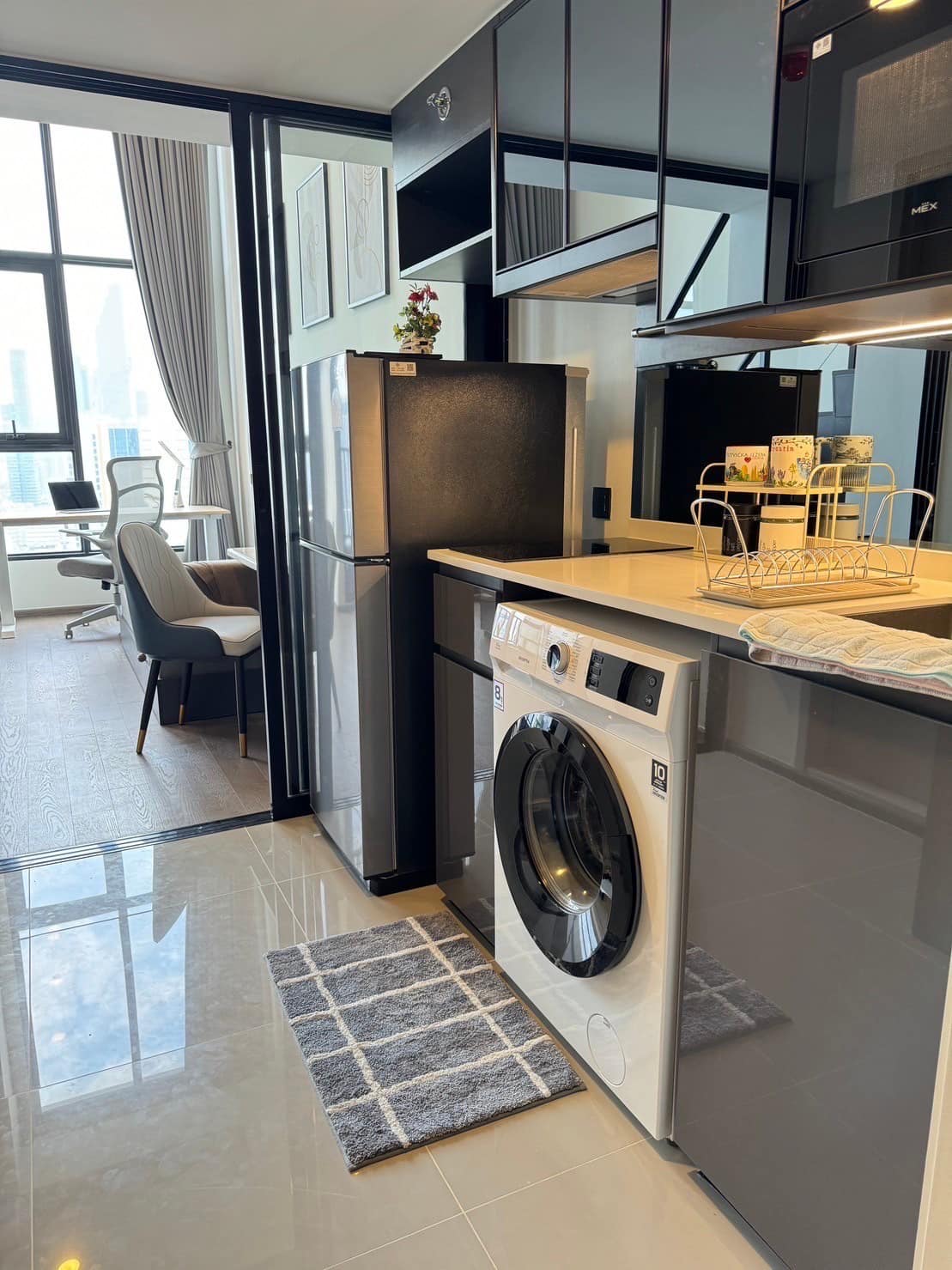 ให้เช่าคอนโด Park Origin Chula Samyan (พาร์ค ออริจิ้น จุฬา สามย่าน) - ห้อง Duplex 2 ชั้น ตกแต่งพร้อมเข้าอยู่ พร้อมจองต่อรองได้ - การเดินทาง: MRT สามย่านและหัวลำโพง - ใกล้ จุฬาลงกรณ์มหาวิทยาลัย ตลาดสามย่าน สามย่านมิตรทาวน์