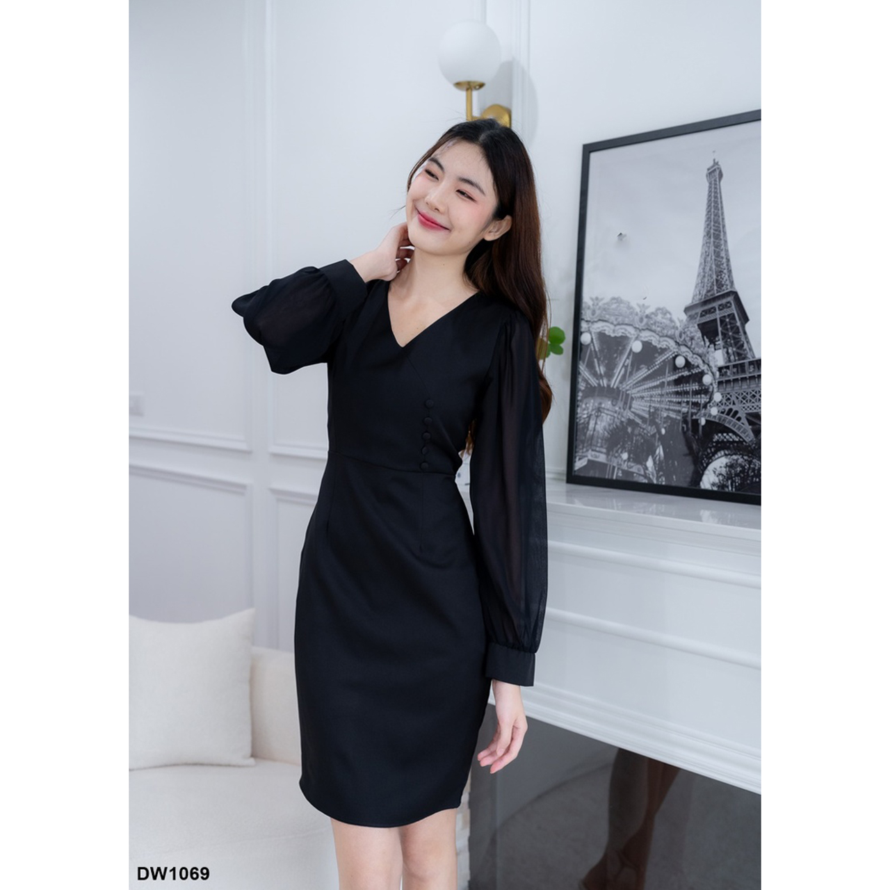 kudapy มินิเดรสแขนยาว คอวี แต่งกระดุม ผ้าเรียบๆ ทรงมินิมอล สีโทนสุภาพใส่ไปทำงาน