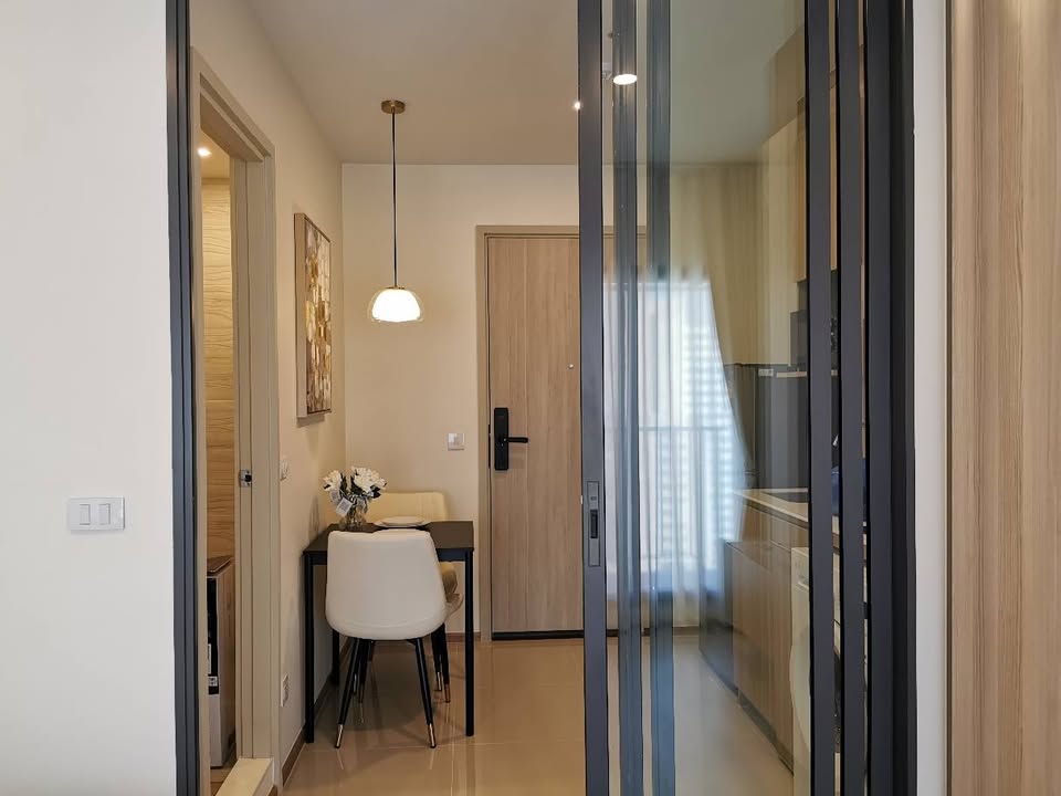 ปล่อยเช่า Life Rama 4 - Asoke (ไลฟ์ พระราม 4 - อโศก) - โซนพื้นที่ MRT ศูนย์การประชุมแห่งชาติสิริกิติ์ Studio 1ห้องน้ำ 1ครัว - ขนาดห้อง 26.5 ตรม. ชั้น 20 - ให้เช่า 20,000 ต่อเดือ