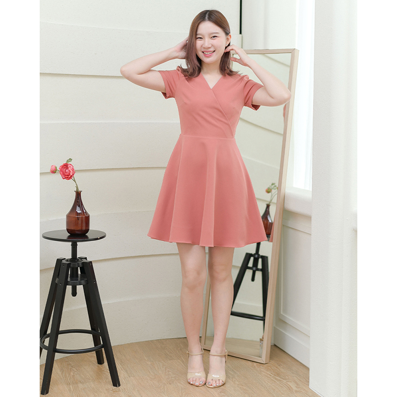 kudapy เดรสสั้นสีกรม/สีน้ำตาลเข้ม/สีส้มอิฐ คอแหลม ตัดต่อป้ายหน้ากิโมโน กระโปรงทรงวงกลม มีซับในกระโปรง