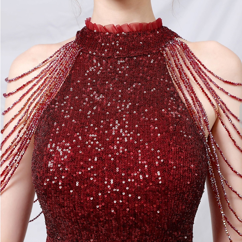 kudapy เดรสหน้าสั้นหลังยาวสีแดง/สีทอง/สีเทา ออกงานหน้าสั้นหลังยาว ดีไซน์โชว์ไหล่ประดับสร้อยแฮนด์เมด เนื้อผ้าปักเลื่อมสวยงามทั้งตัว