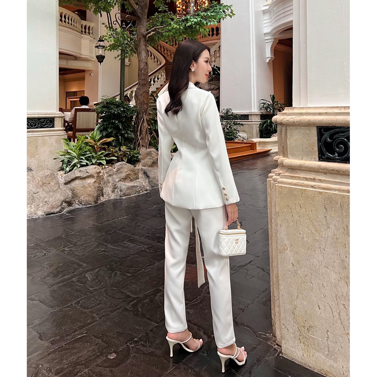 kudapy ชุดเซ็ทเสื้อสูททรงทันสมัย+กางเกง เสื้อแต่งจับจีบเพื่อให้ดูผอมเพรียม ด้านในเสื้อติดแป๊ก2 เม็ด