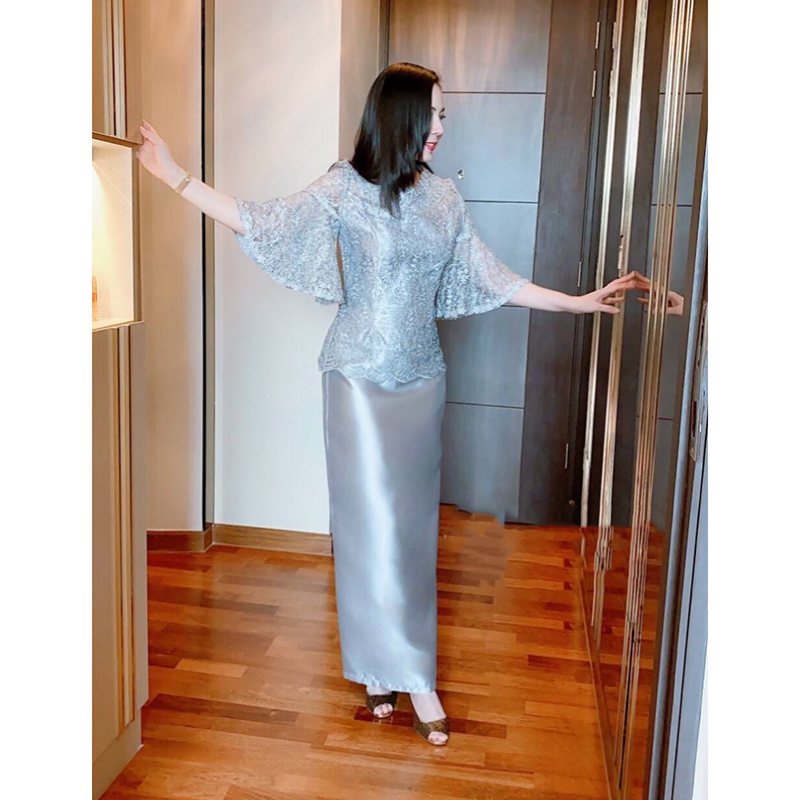 kudapy ชุดเซ็ตสีทอง สีเทาเงิน สีชมพู ออกงาน เสื้อใช้ผ้าลูกไม้อย่างดีปักลวดลายแต่งประดับด้วยเลื่อมขนาดเล็กใสๆกระทบแสงให้ประกายสวย