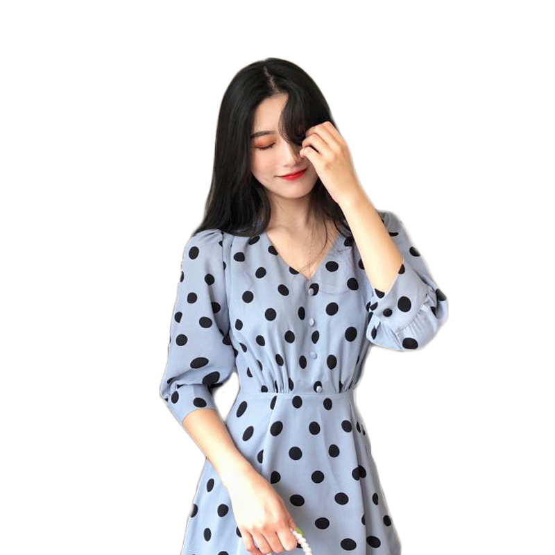 kudapy เดรสสั้นสีเทาฟ้าพิมพ์ลายจุด แขนยาวสามส่วนทรงเจ้าหยิง คอวี เก็บเอวทรงสวยมากค่ะ