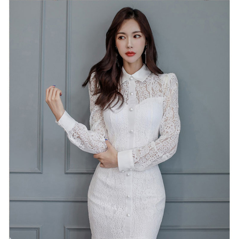 kudapy เดรสสั้นสีขาว ผ้าลูกไม้ แนวซีทรู คอเชิ๊ต แขนยาว ทรงเข้ารูป ริมกระโปรงตกแต่งไหมญี่ปุ่น