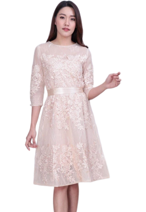 เดรสสั้นลูกไม้สีครีม ใส่ไปงานไหนก็ดูไฮโซ เก็บทรงสวยมาก ดีเทลแขน 4 ส่วน