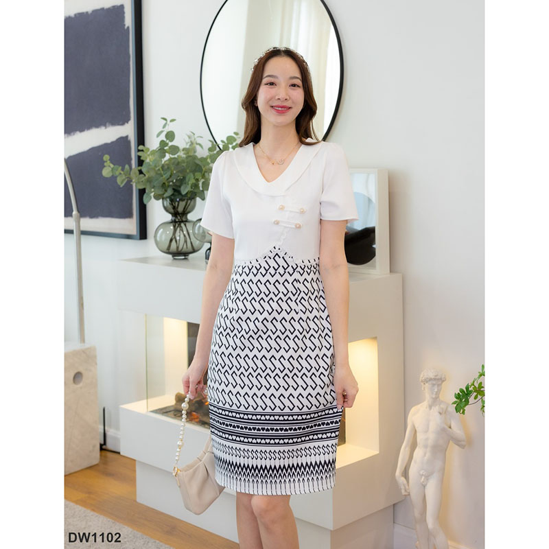 kudapy เดรสสั้นสีแดง/สีขาว กั๊กผ้าไทยลายขอ+แต่งกระดุมมุก 4 ชิ้น