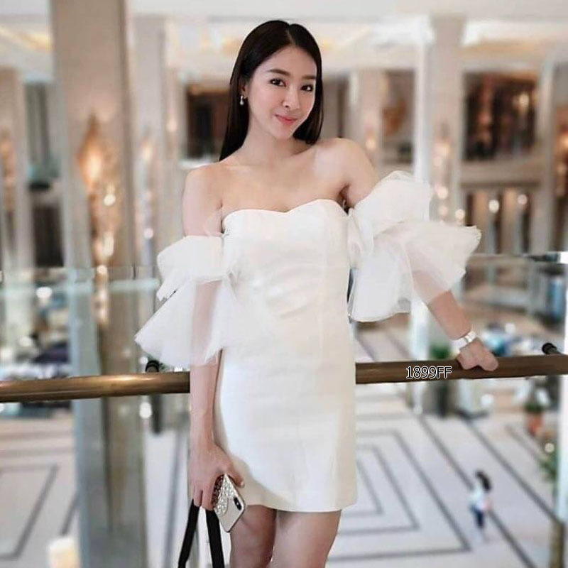 kudapy เดรสสั้นสีขาว แดง โอรส ผ้าซาร่า มีซิปหลัง แขนมุ้งฟรุ้งฟริ้ง แพทเทิร์นทรงเป๊ะ