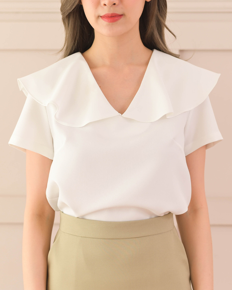 kudapy เสื้อสีเทาฟ้า ชมพู ดำ ขาว คอระบายคอทรงพลิ้ว รุ่นนี้น่ารักสไตล์ญี่ปุ่น (เฉพาะเสื้อ)