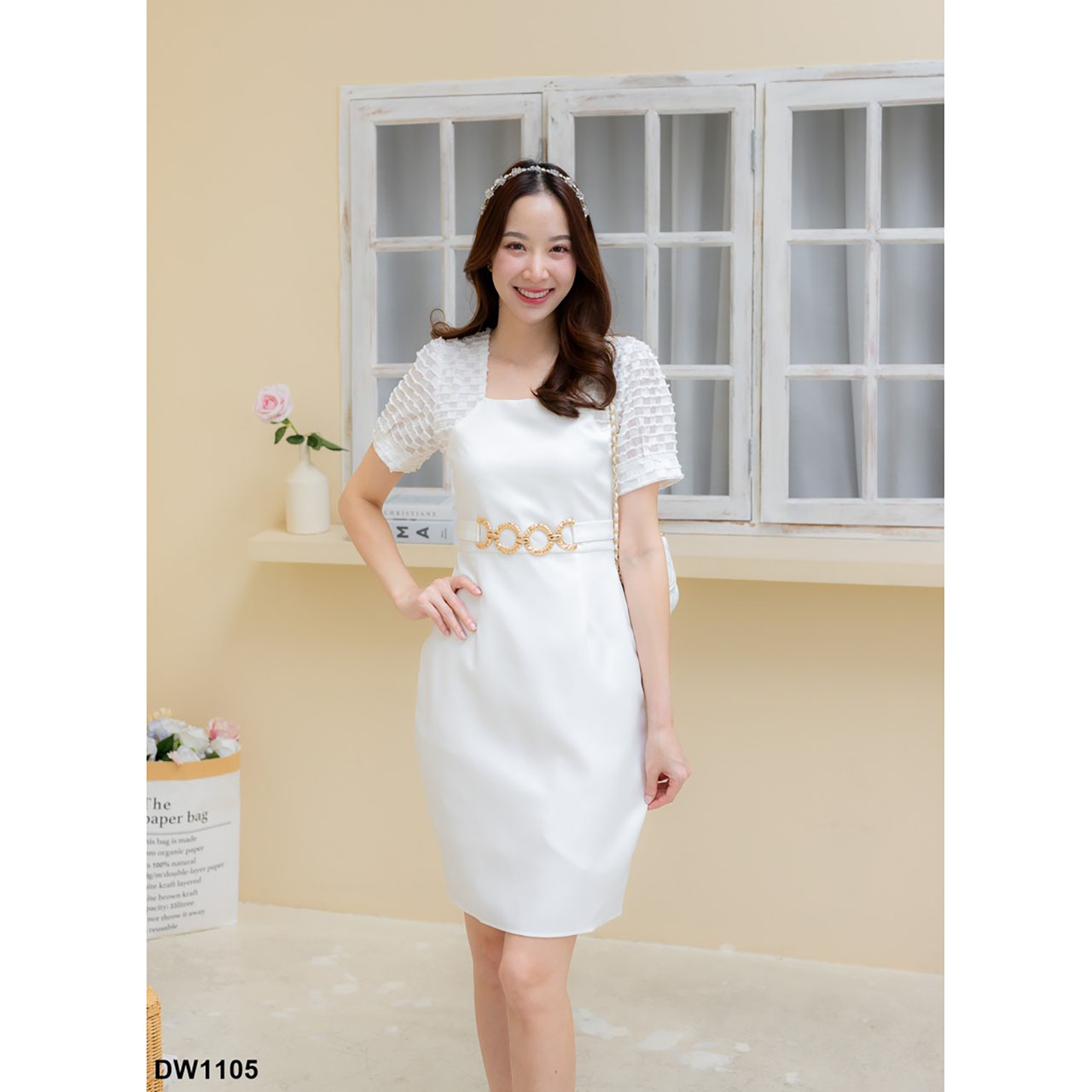 kudapy เดรสสั้นสีชมพู/สีดำ/สีขาว สีพื้นคอเหลี่ยมแต่งคาดเอว