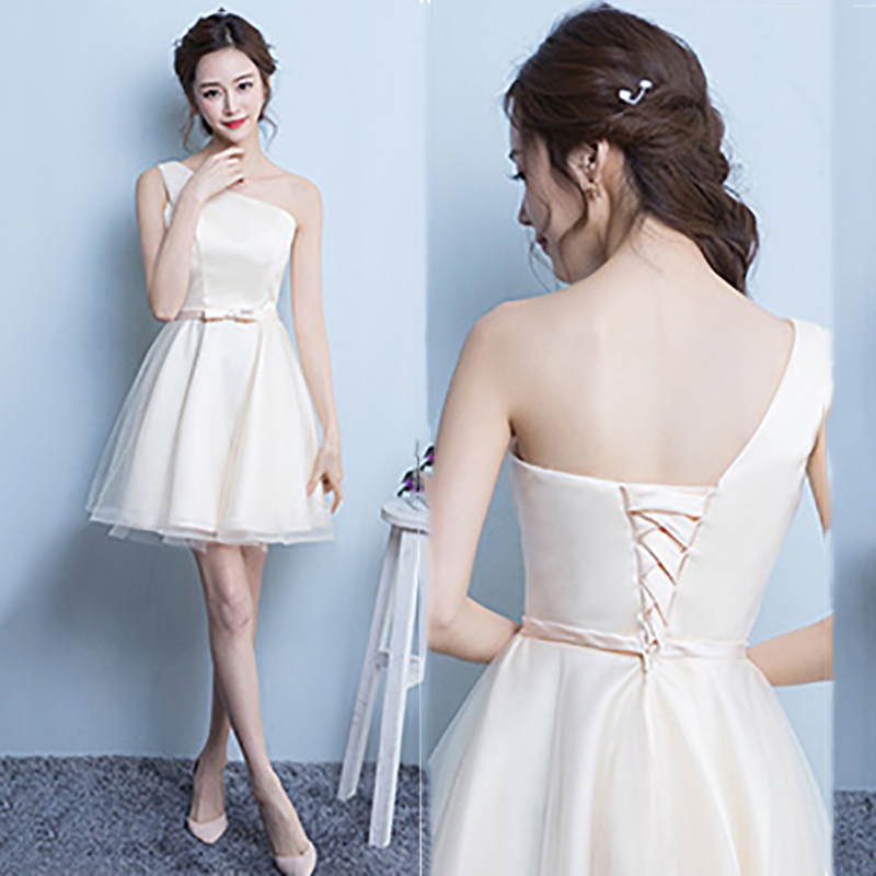 kudapy ชุดราตรีสั้นสีชมพูไหล่เฉียง ผ้าซาตินเนื้อเงา ด้านหลังร้อยเชือกผูกหลังเก๋ๆ