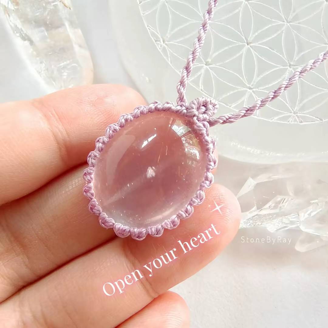 สร้อยคอเชือกถักจี้หินโรสควอตซ์ Rose Quartz