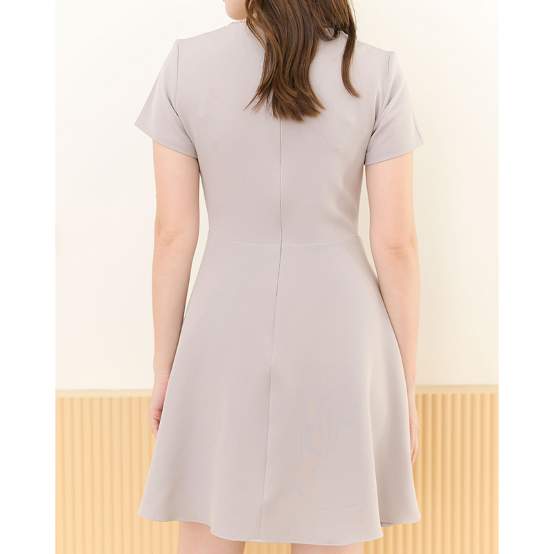 kudapy เดรสสั้นสีม่วงอมน้ำตาล/สีเทาอ่อน/สีแดงเข้ม คอแหลม ตัดต่อป้ายหน้ากิโมโน กระโปรงทรงวงกลม มีซับในกระโปรง