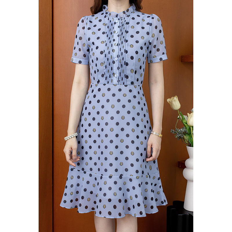 kudapy เดรสสั้นสีเทาอมฟ้า/สีครีมอมน้ำตาล ชีฟองพิมพ์ลายสวยเก๋ มีดีเทลงานสวยปราณีต มากๆค่ะช่วงอกเย็บเป็นเกล็ดแนวตั้งระหว่างกระดุม กระดุมเปิดใช้ได้จริง