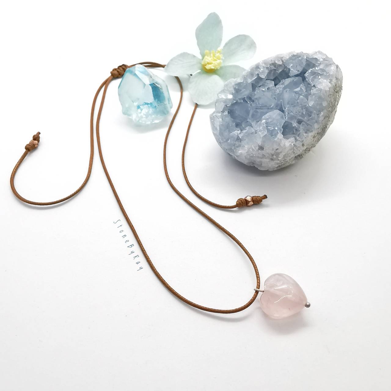 สร้อยคอเชือกจี้หินโรสควอตซ์ Rose Quartz