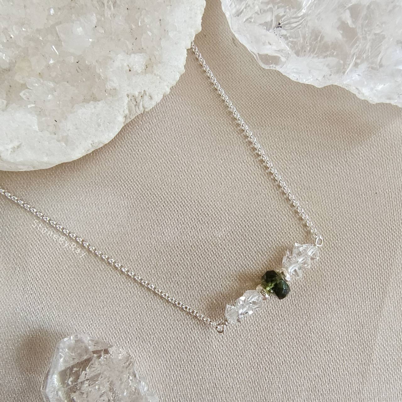 สร้อยคอเงินจี้สะเก็ดดาวโมดาไวต์กับเฮอร์คิเมอร์ไดม่อน Moldavite+Herkimer Diamond