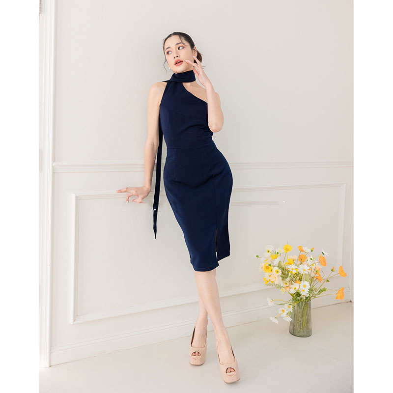 kudapy เดรสสั้นสีน้ำตาลอิฐ/สีเขียว/สีกรม/สีขาว เดรสเปิดไหล่ใส่ออกงาน เฟี้ยสๆ เรียบ หรู ดูแพง