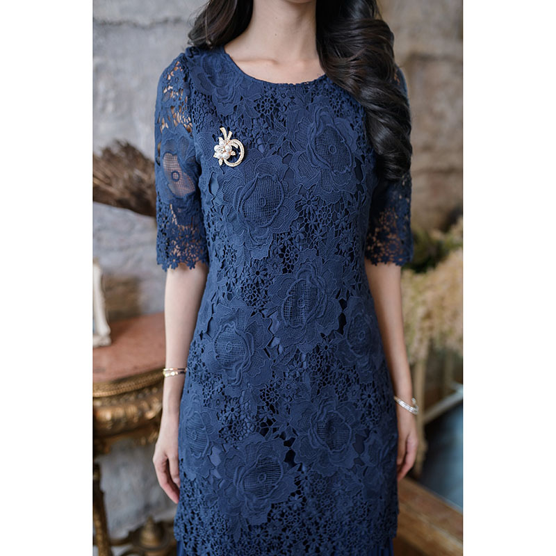 kudapy เดรสสั้สีชมพูกรีบบัว/สีกรม ลุกไม้ทอลายดอกไม้เนื้อนิ่มลายสวยใส่สบาย แต่งชายกระโปรงพลีทด้านใน สวยใส่ได้ทุกโอกาสค่ะ ผ้าทอลายเส้นเรียงสวยเกรดดี