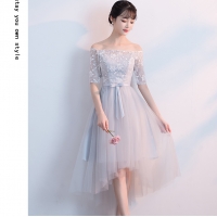 kudapy เดรสหน้าสั้นหลังยาวเปิดไหล่ออกงานสีเทา ชุดราตรีลูกไม้เปิดไหล่กระโปรงผ้าโปร่ง