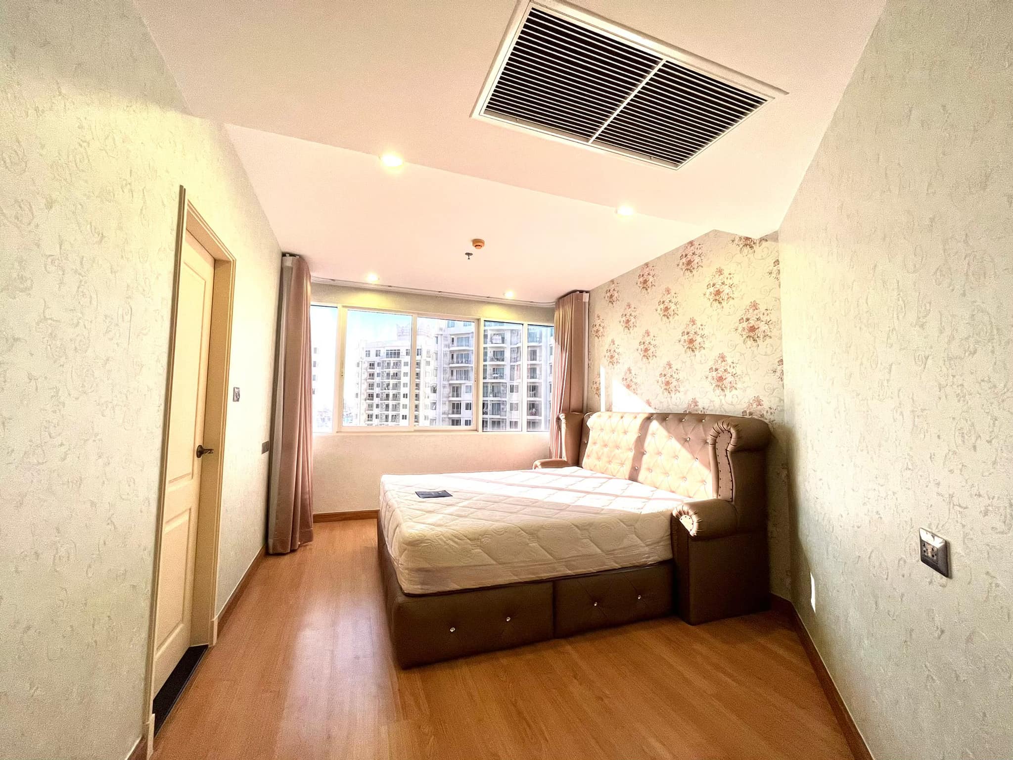 ให้เช่า 2ห้องนอน Supalai Wellington ตกแต่งครบพร้อมอยู่ Line ID : Smile-easy