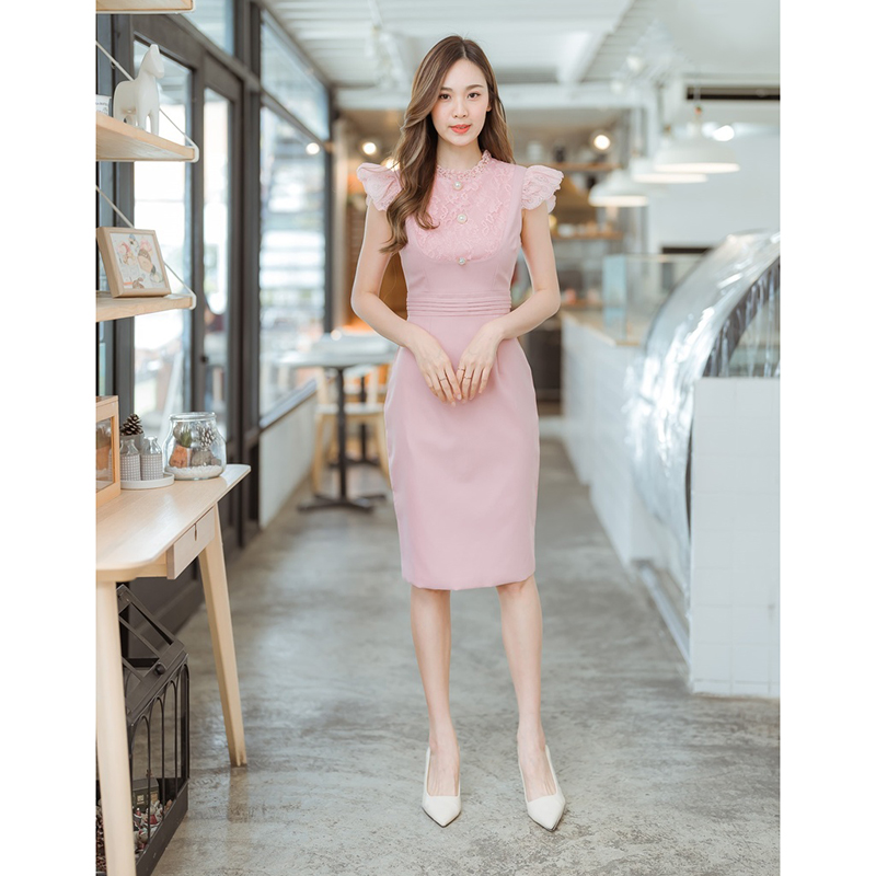 kudapy เดรสสั้นสีขาว/สีชมพู กระโปรงเข้ารูปแขนกุดระบายลูกไม้