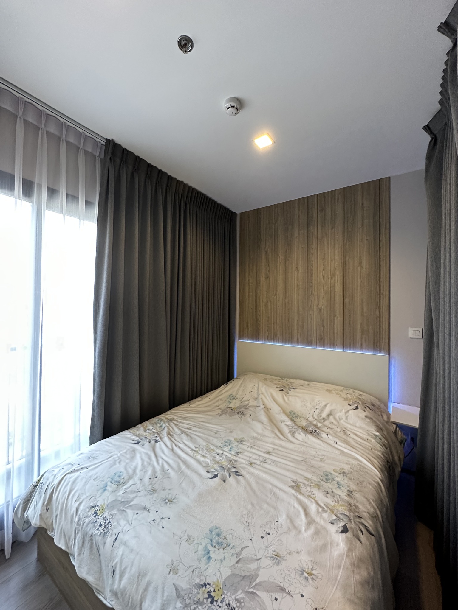 ปล่อยเช่าคอนโด The Politan Rive (เดอะ โพลิแทน รีฟ) - เฟอร์เครื่องใช้ไฟฟ้าครบครั้น - การเดินทาง: ใกล้ MRT พระนั่งเกล้า