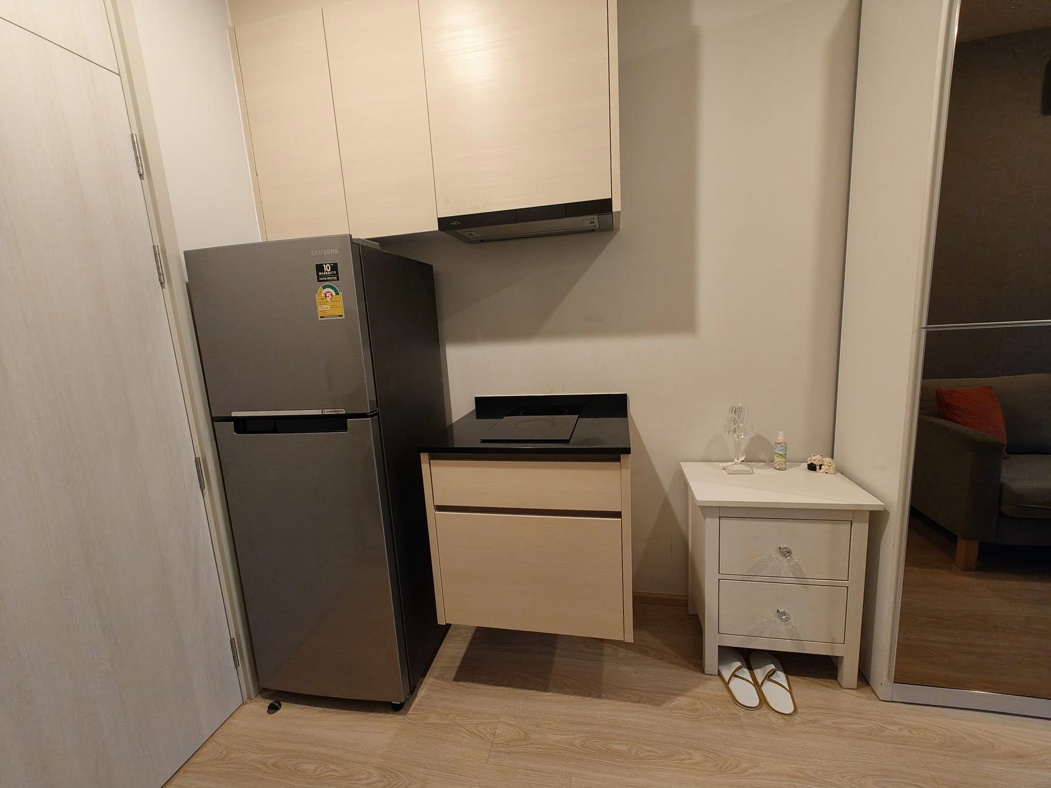 ปล่อยเช่าคอนโด Noble Revolve Ratchada (โนเบิล รีวอลฟ์ รัชดา) - โซนพื้นที่ MRT ศูนย์วัฒนธรรม - 1ห้องนอน 1ห้องน้ำ 1ห้องนั่งเล่น - ขนาดห้อง 27 ตรม. ชั้น 35